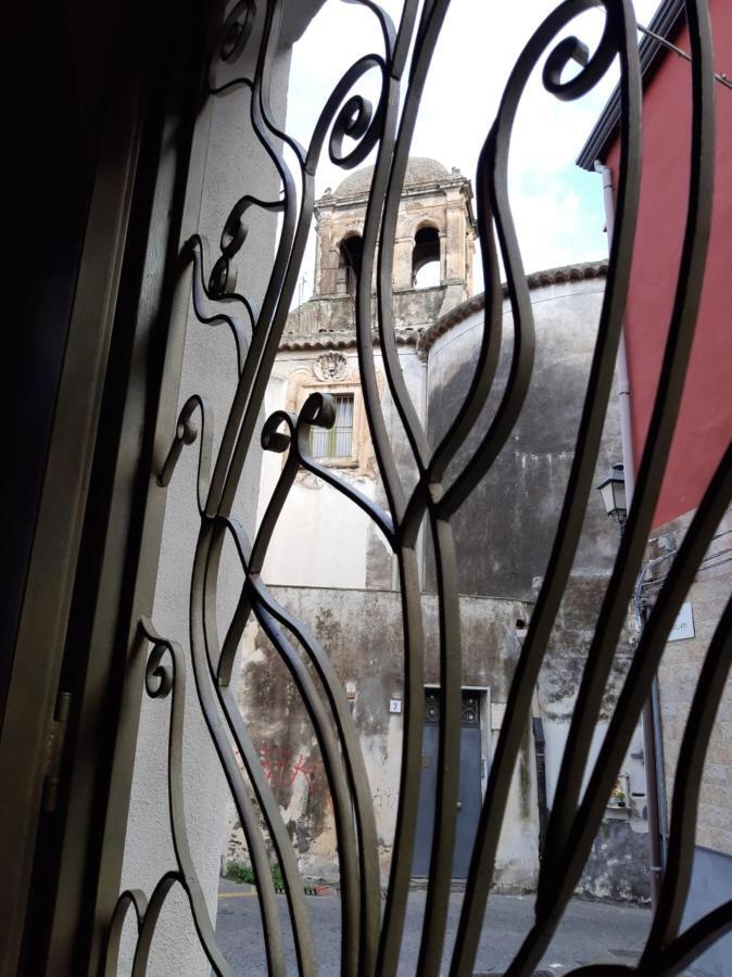 Tra I Vicoli Di Aci Appartement Acireale Buitenkant foto